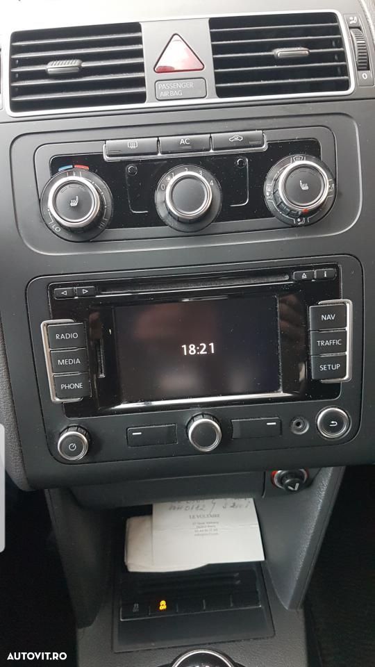 Volkswagen Touran 1.6 TDI DPF BlueMotion Technology Comfortline - 6