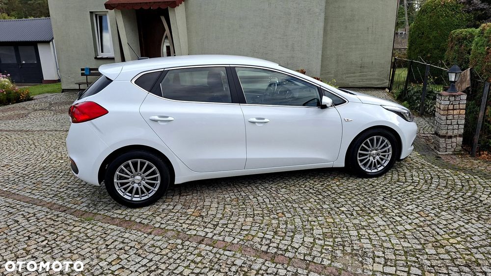 Kia Ceed 1.6 CRDi 128 ISG Spirit - 18
