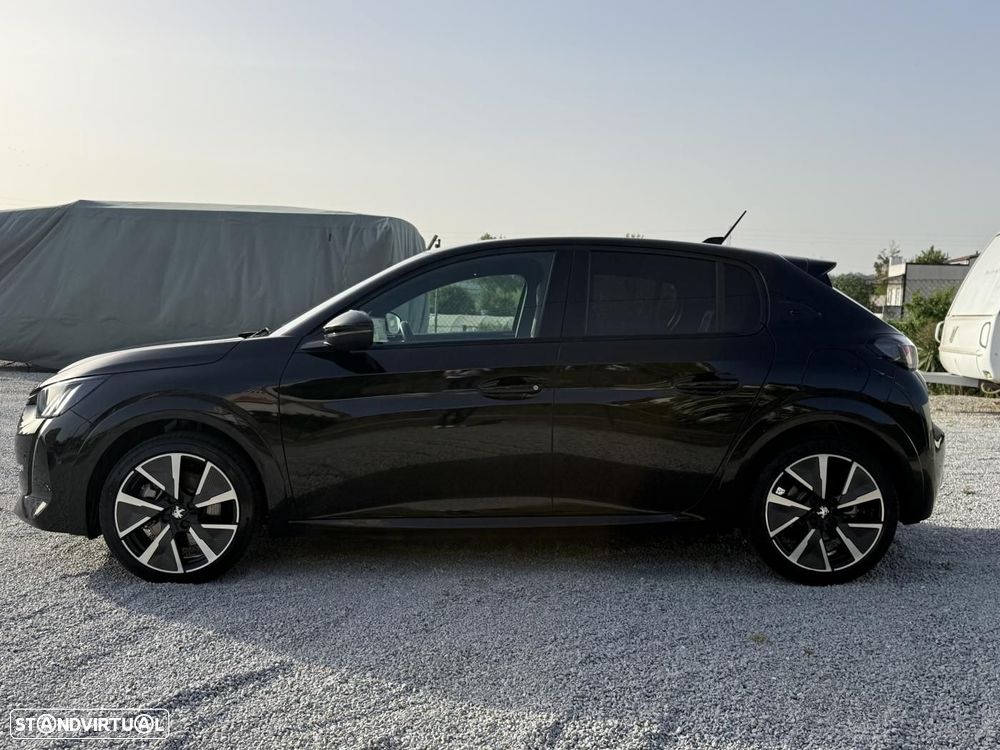 Peugeot e-208 GT - 17