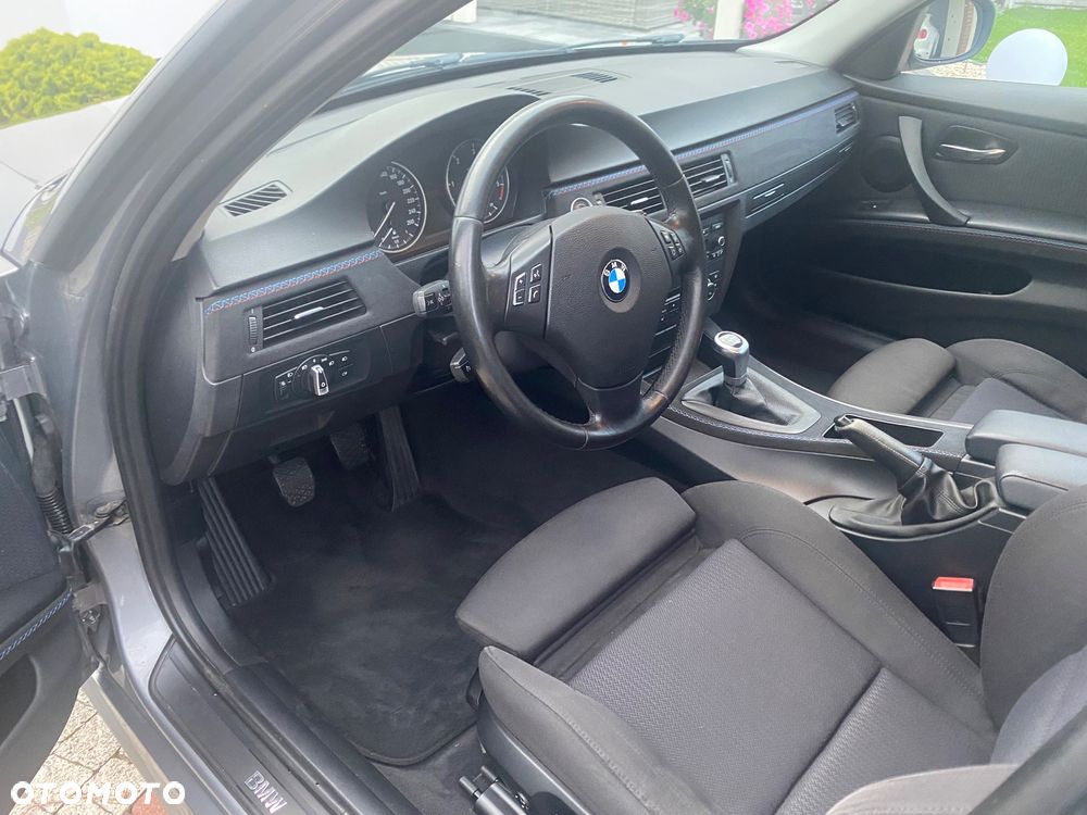 BMW Seria 3 318d Sport Line - 14