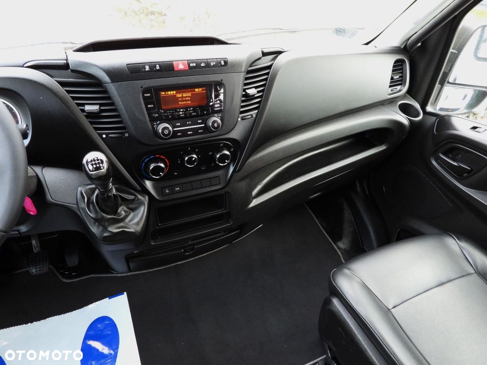 Iveco DAILY 50C16 WYWROTKA TROJSTRONNA PODWÓJNA KABINA DOKA 6 MIEJSC TEMPOMAT PNEUMATYKA BLIŹNIACZE KOŁA KLIMATYZACJA  160KM - 32