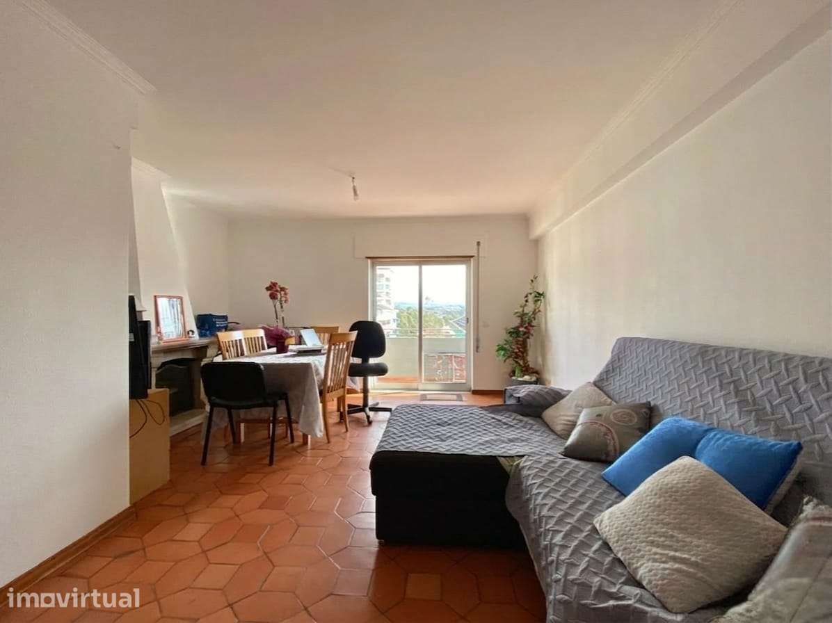 Apartamento T3 / Varandas / Elevador / Lugar de garagem / Sótão/ Cruz - Grande imagem: 3/12