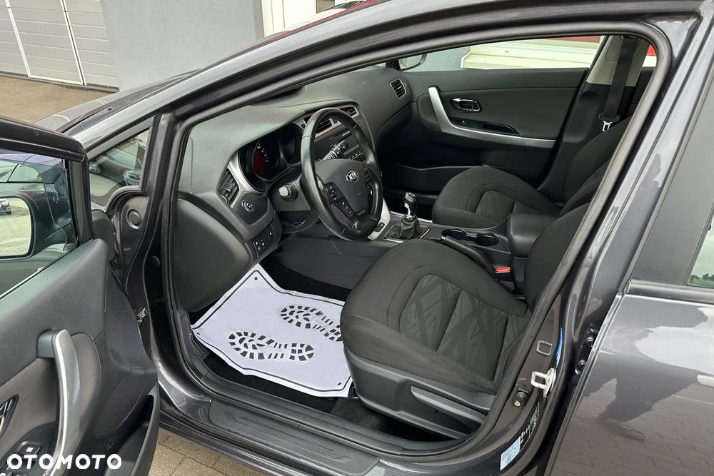 Kia Ceed - 21
