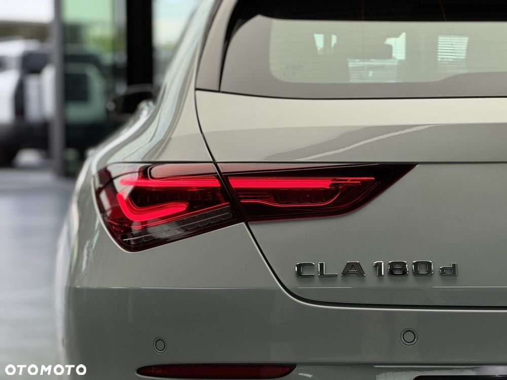 Mercedes-Benz CLA 180 d Progressive 8G-DCT - 39