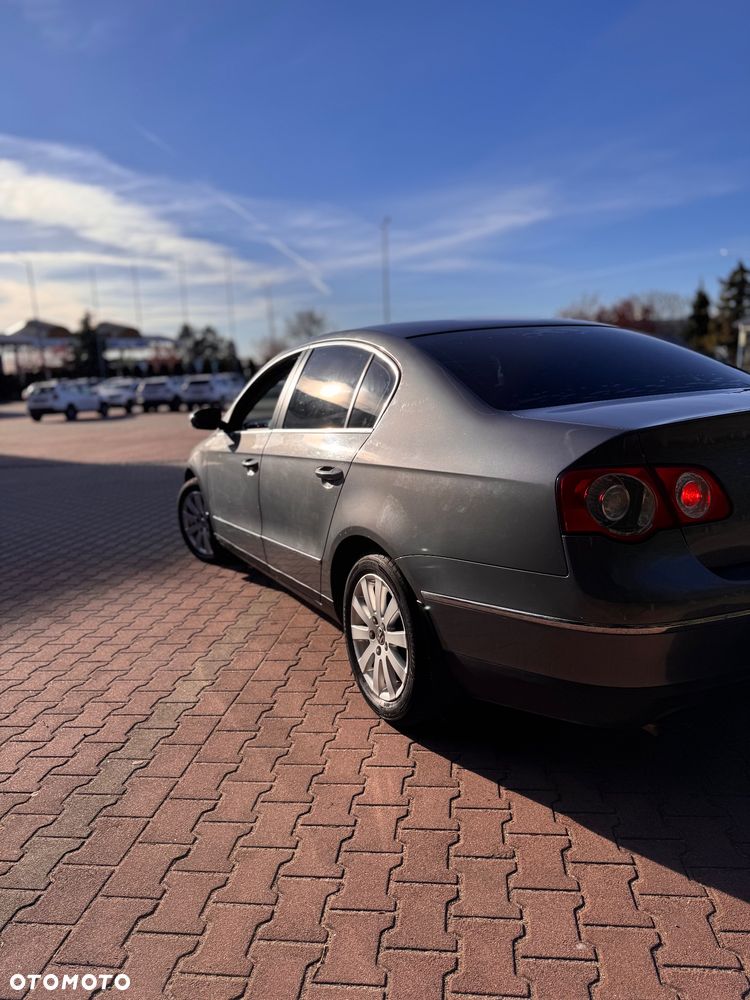 Volkswagen Passat 2.0 TDI Comfortline - 5