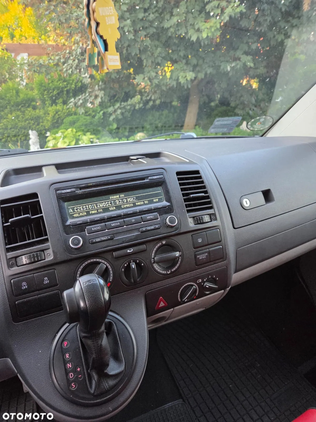 Volkswagen Caravelle - 7