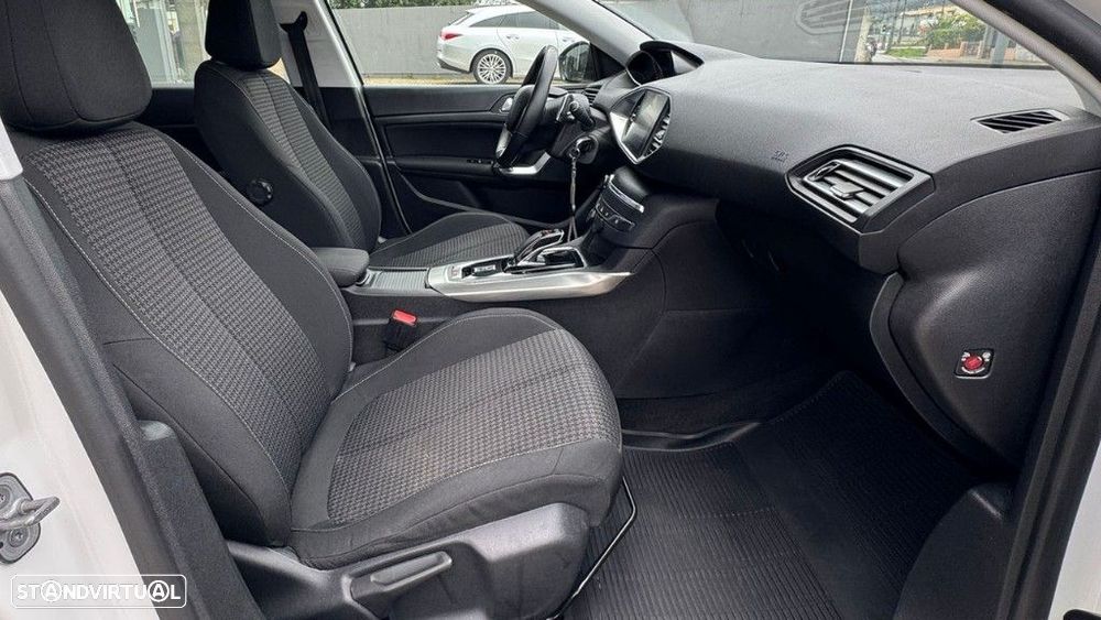 Peugeot 308 1.5 BlueHDi Allure EAT8 - 19