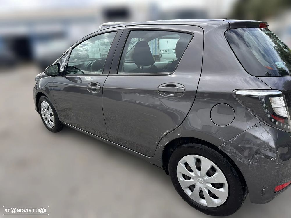 Toyota Yaris Hybrid 1.5 Cx Automática de 2013 para peças - 9
