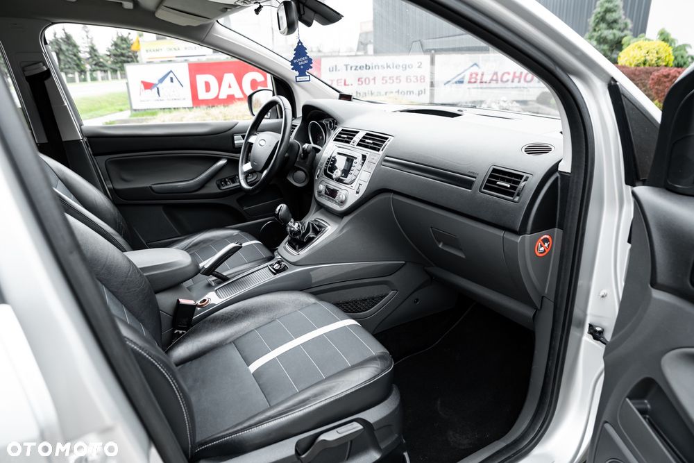 Ford Kuga - 25