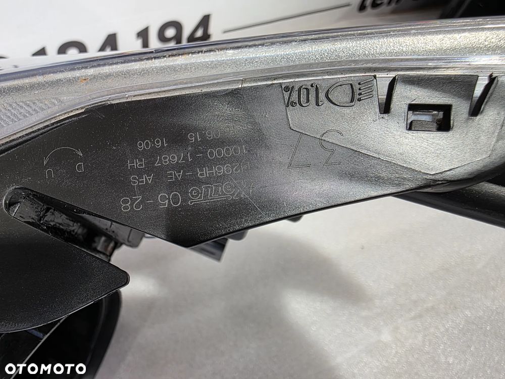 TOYOTA AVENSIS T27 LIFT 12-15 PRAWY XENON PRAWA LAMPA PRZEDNIA PRZÓD NR KOITO 05-28 NR AUKCJI LPP357 - 37