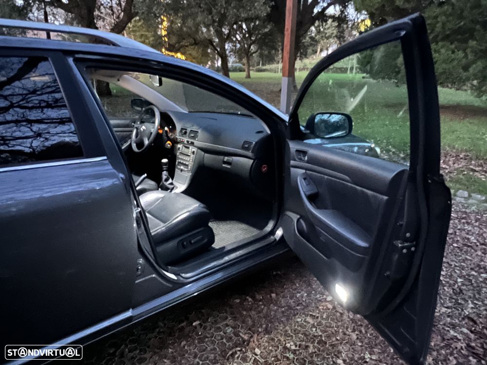 Toyota Avensis SW 2.2 D-4D - 7