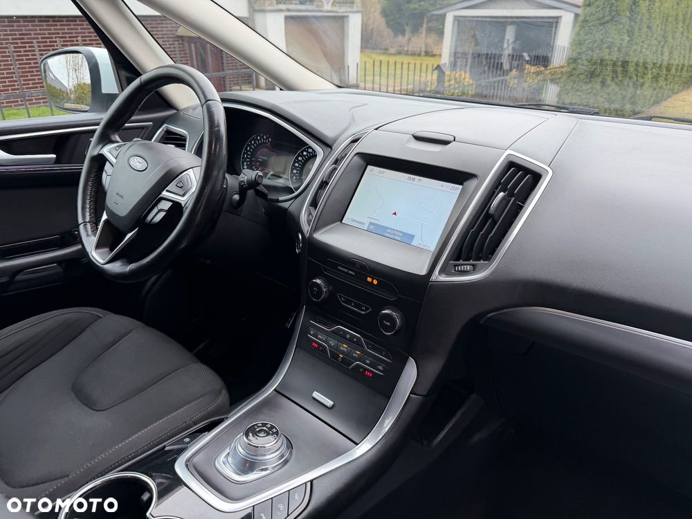 Ford S-Max 2.0 EcoBlue Titanium - 19