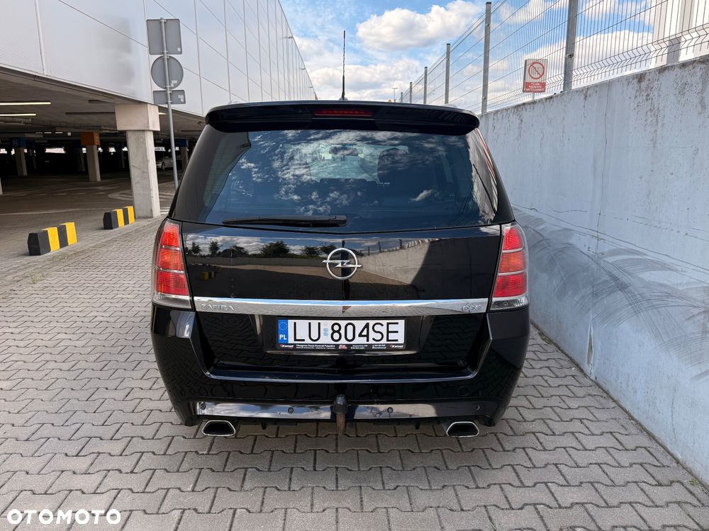 Opel Zafira 2.0 T OPC - 11