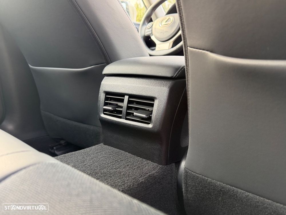 Lexus IS 300H Pack Executive+ - 55