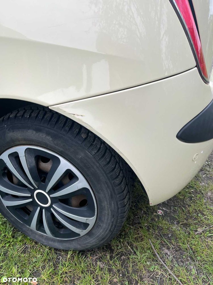 Lancia Ypsilon - 6