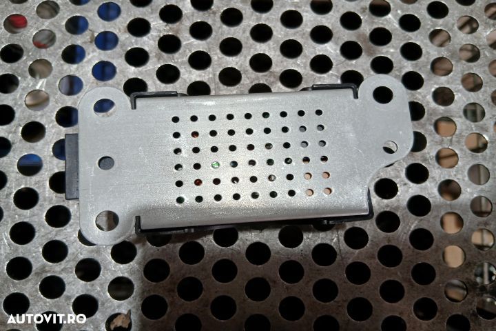 Amplificator antena 5M0035570B 5M0035570B Volkswagen VW Golf 6 [2008 - 2
