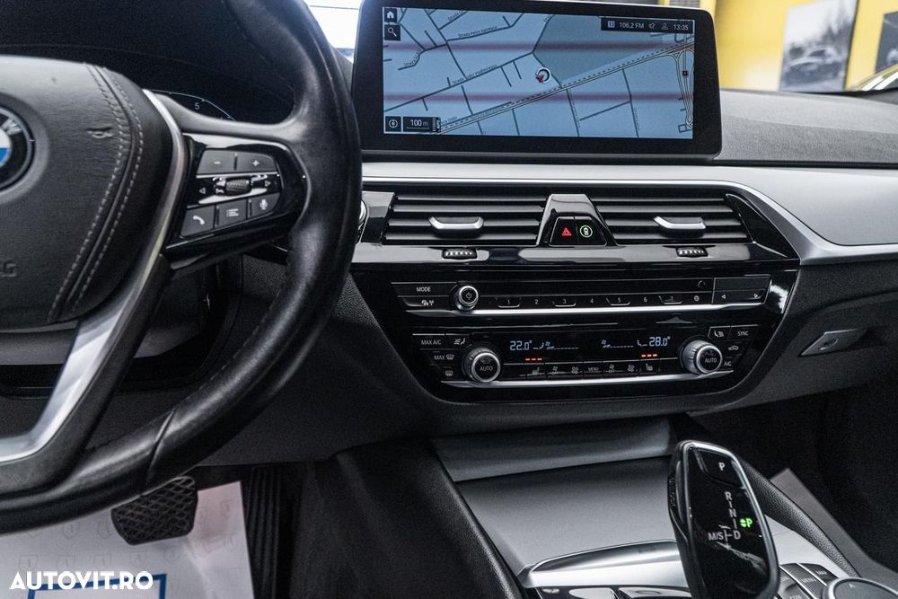 BMW Seria 5 530e Aut. Luxury Line - 29