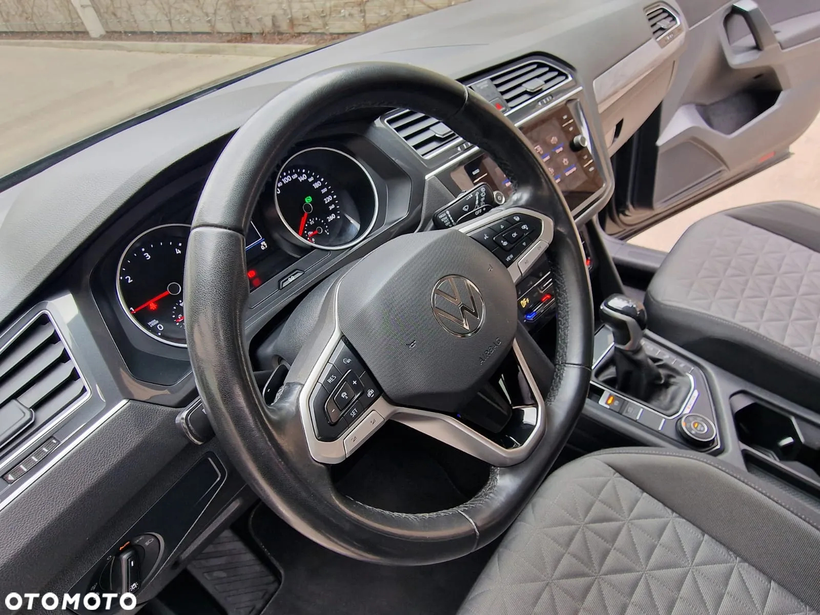 Volkswagen Tiguan 2.0 TDI SCR 4Mot Elegance DSG - 29