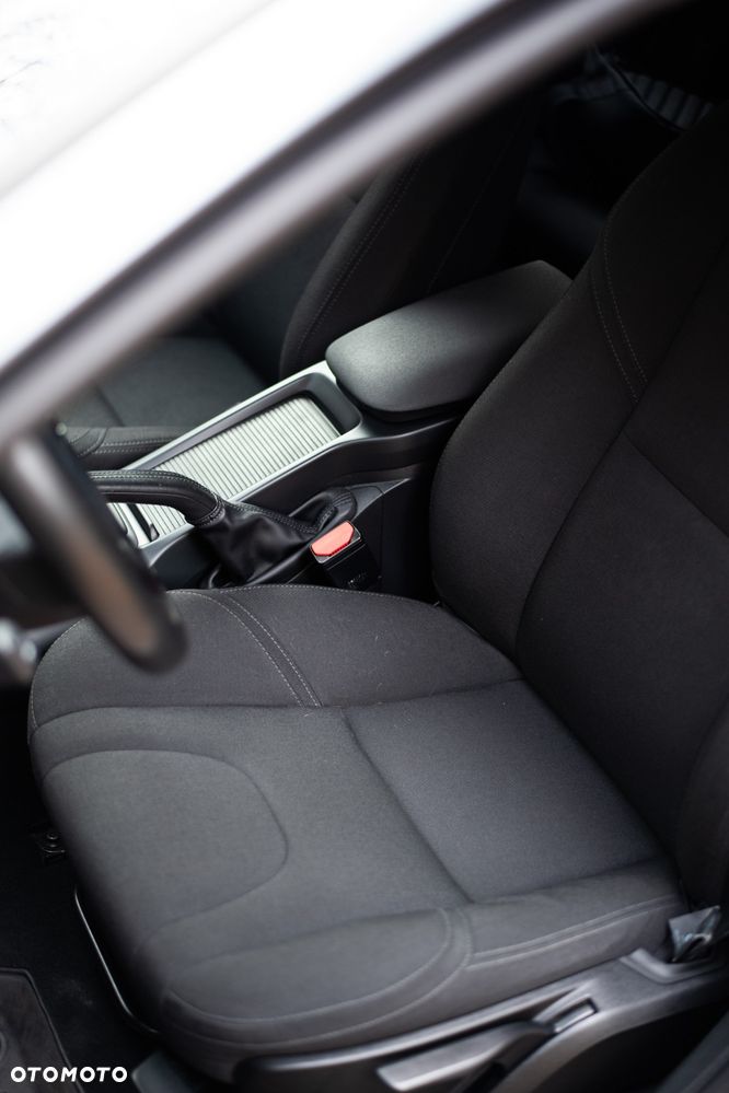 Volvo V40 T2 Geartronic - 17