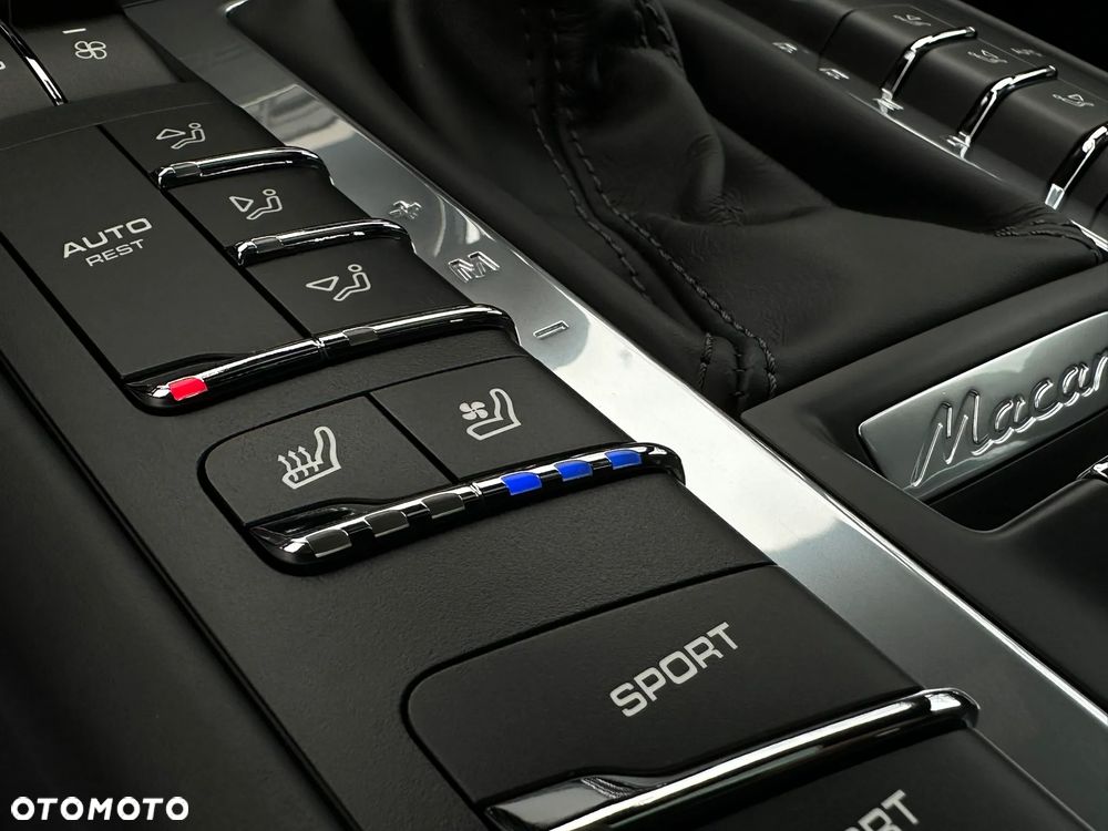 Porsche Macan Turbo PDK - 22