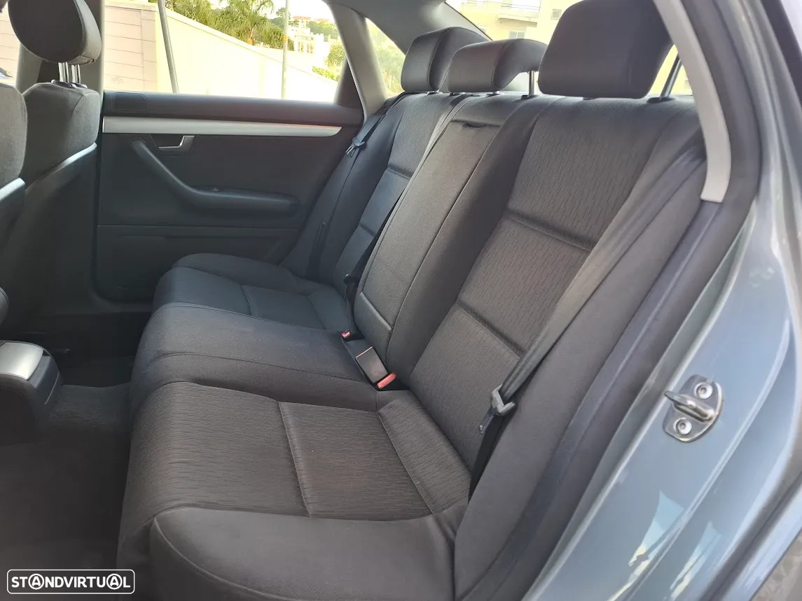 Audi A4 2.0 TDI S-line - 30