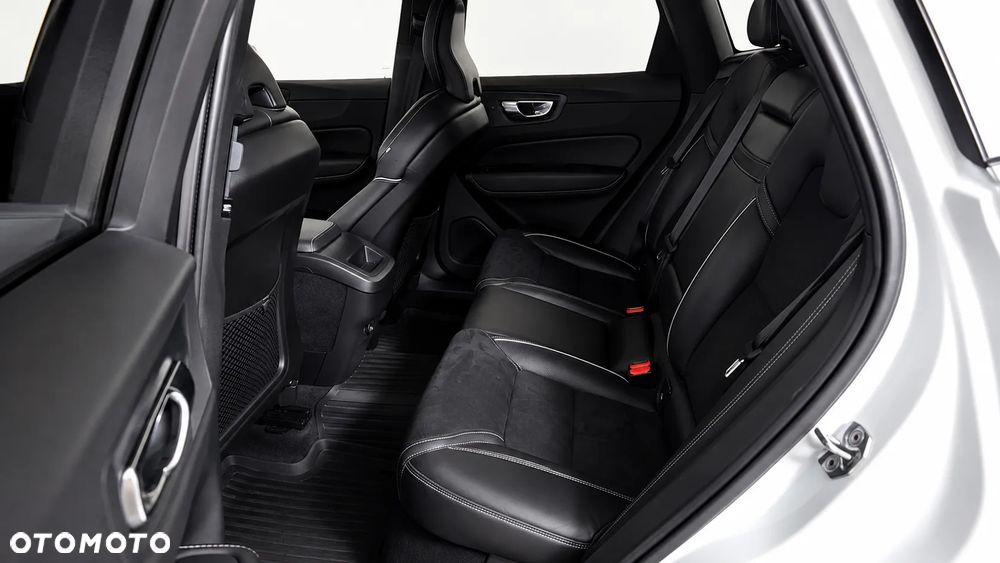 Volvo XC 60 T5 R-Design - 12