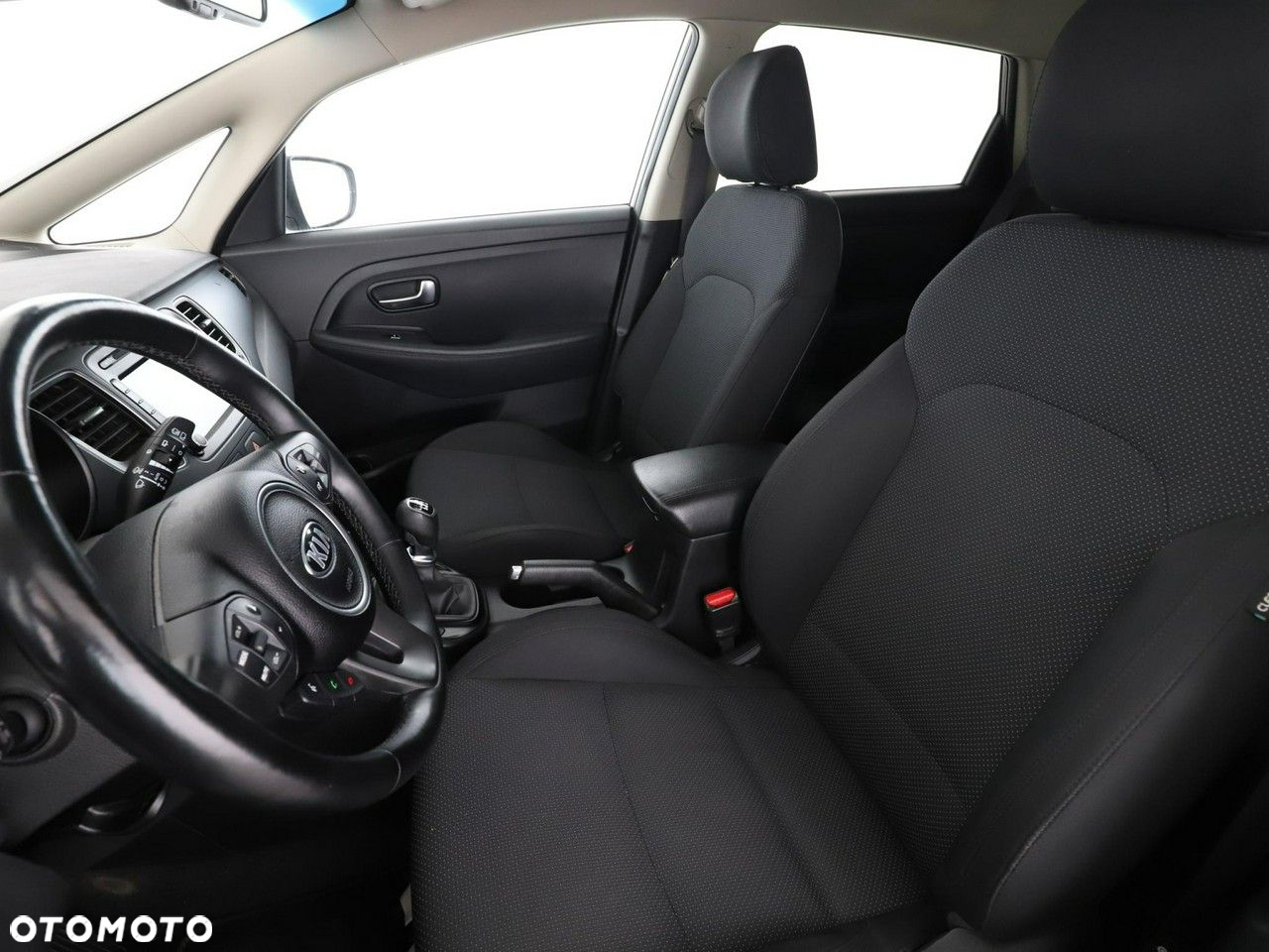 Kia Carens - 13