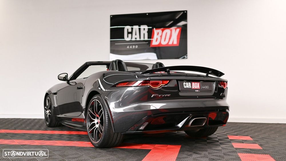 Jaguar F-Type 2.0 i4 Chequered Flag - 39