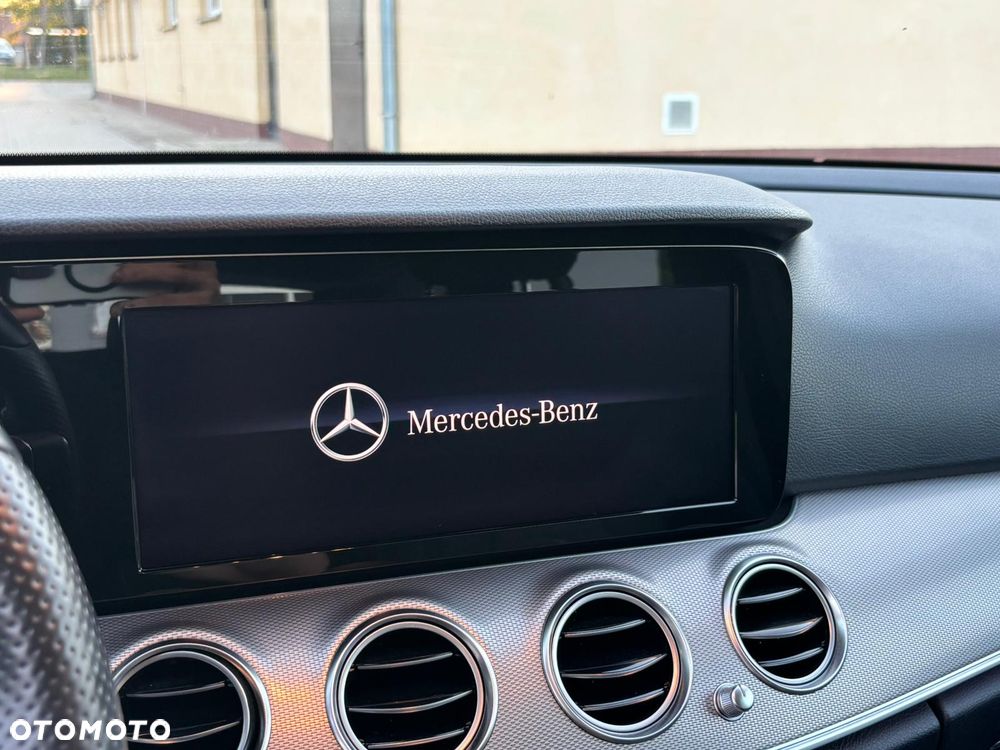 Mercedes-Benz Klasa E - 22