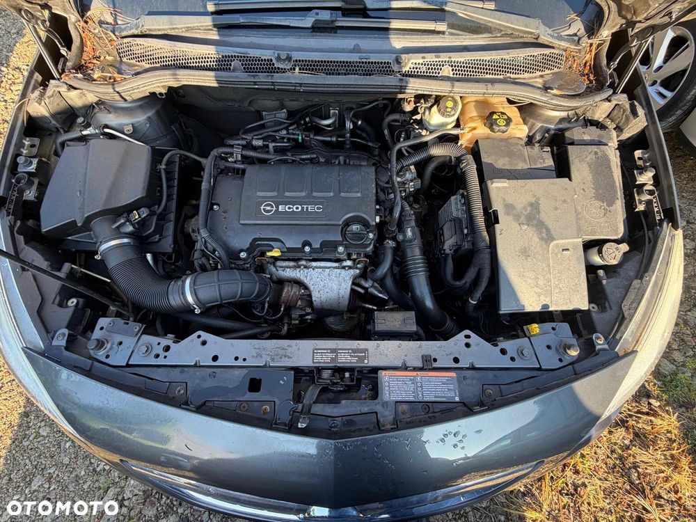 Opel Astra 1.4 Turbo Design Edition - 18