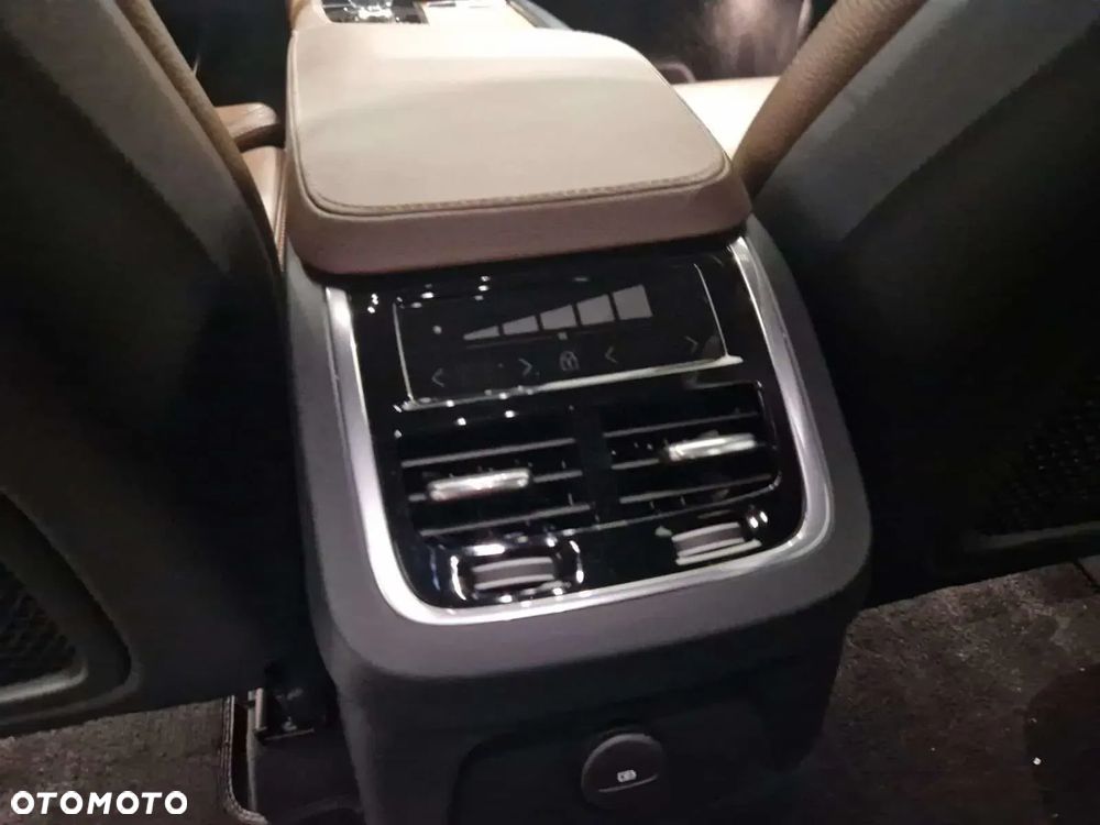 Volvo XC 90 D5 AWD Inscription 7os - 24