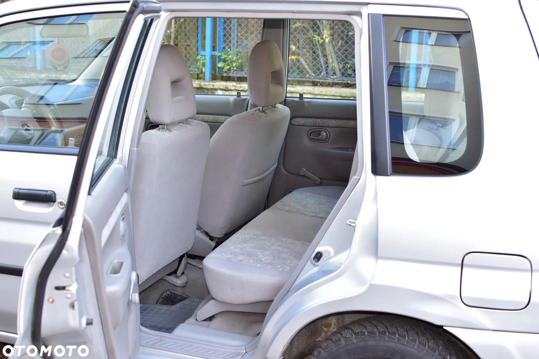 Mazda Demio - 10