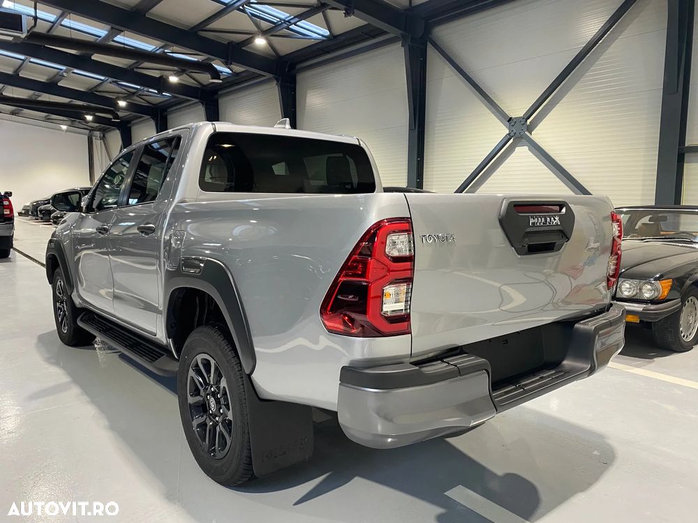 Toyota Hilux 2.8D 204CP 4x4 Double Cab AT MHEV Invincible - 6