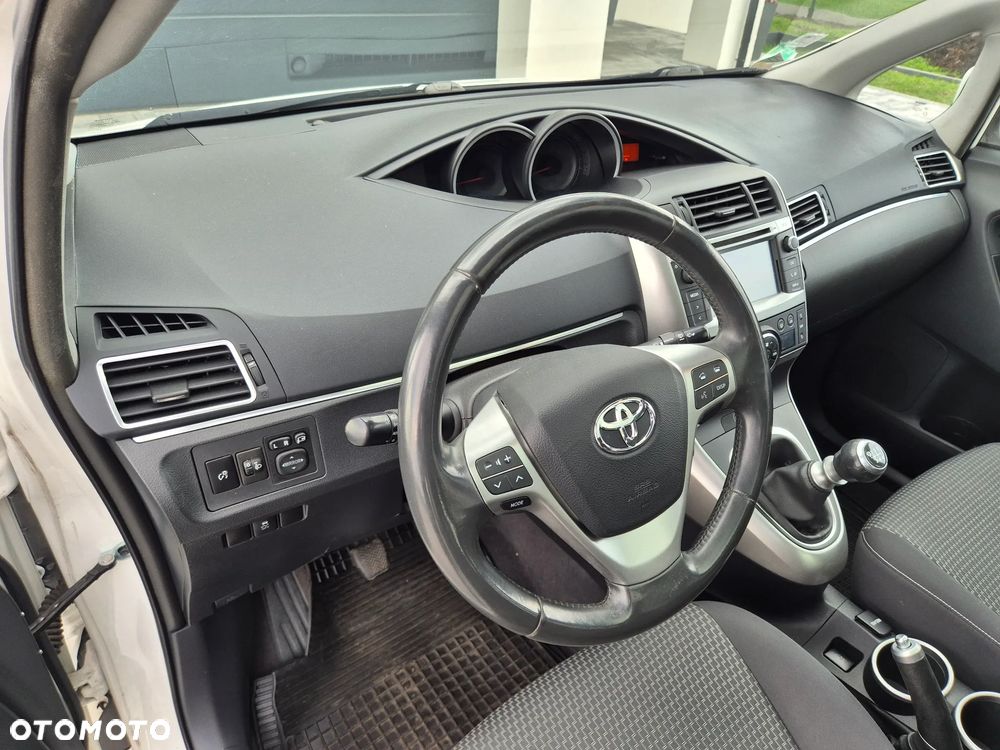 Toyota Verso 1.6 D-4D Premium - 29
