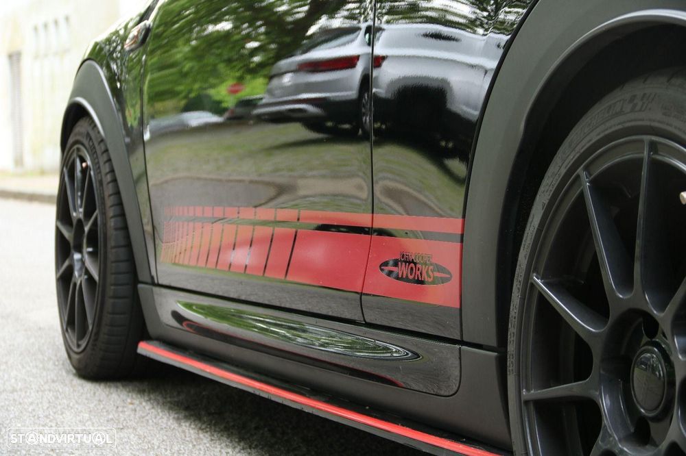 MINI 3 Portas John Cooper Works Essential - 32