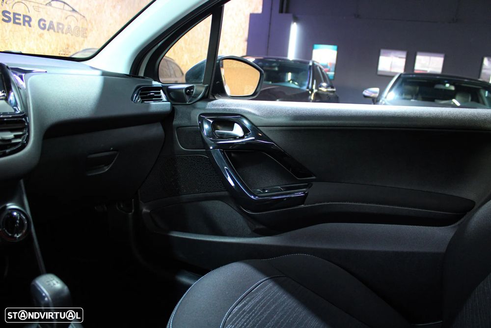 Peugeot 208 1.2 VTi Active - 36
