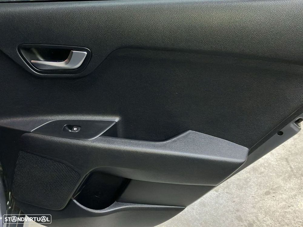 Kia Rio - 22