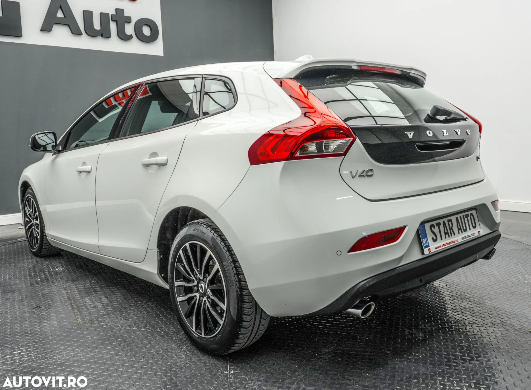 Volvo V40 D3 Aut. Momentum - 4