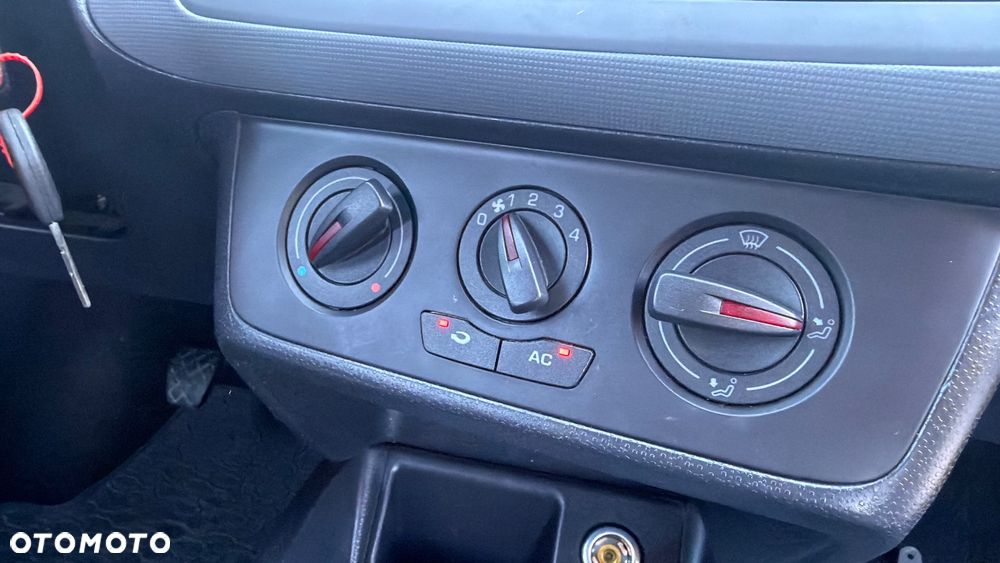 Seat Ibiza 1.2 TSI SUN - 25