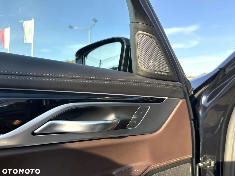 BMW Seria 7 750Ld xDrive sport - 13