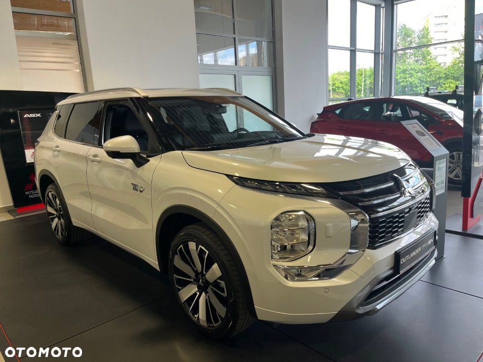 Mitsubishi Outlander - 3