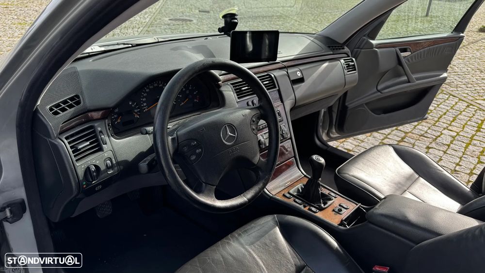 Mercedes-Benz E 220 CDI Elegance - 16