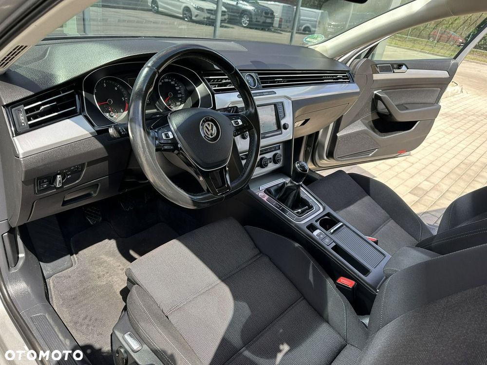 Volkswagen Passat Variant 2.0 TDI (BlueMotion Technology) Comfortline - 10