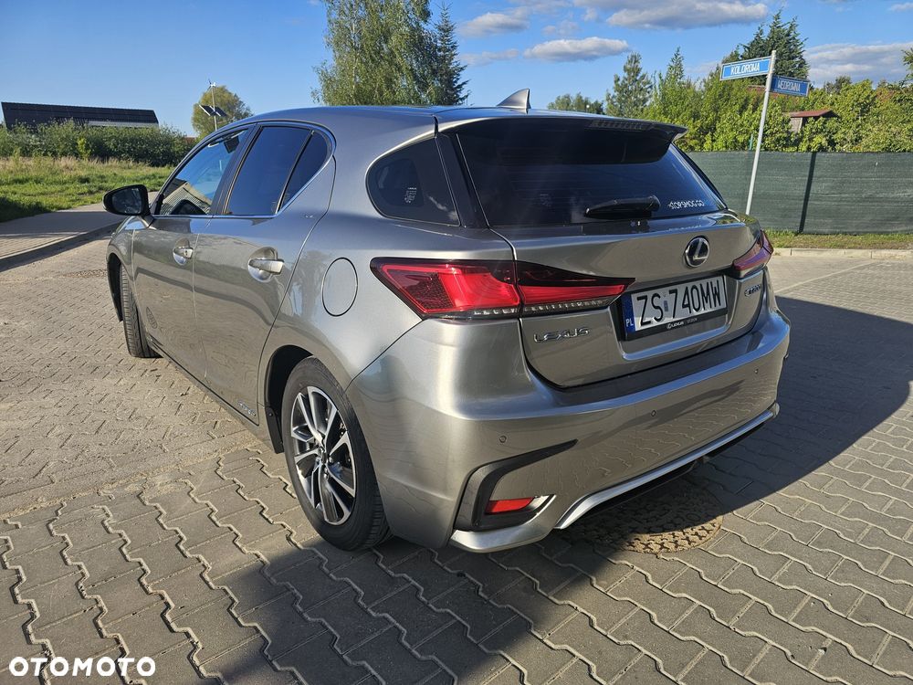 Lexus CT - 4