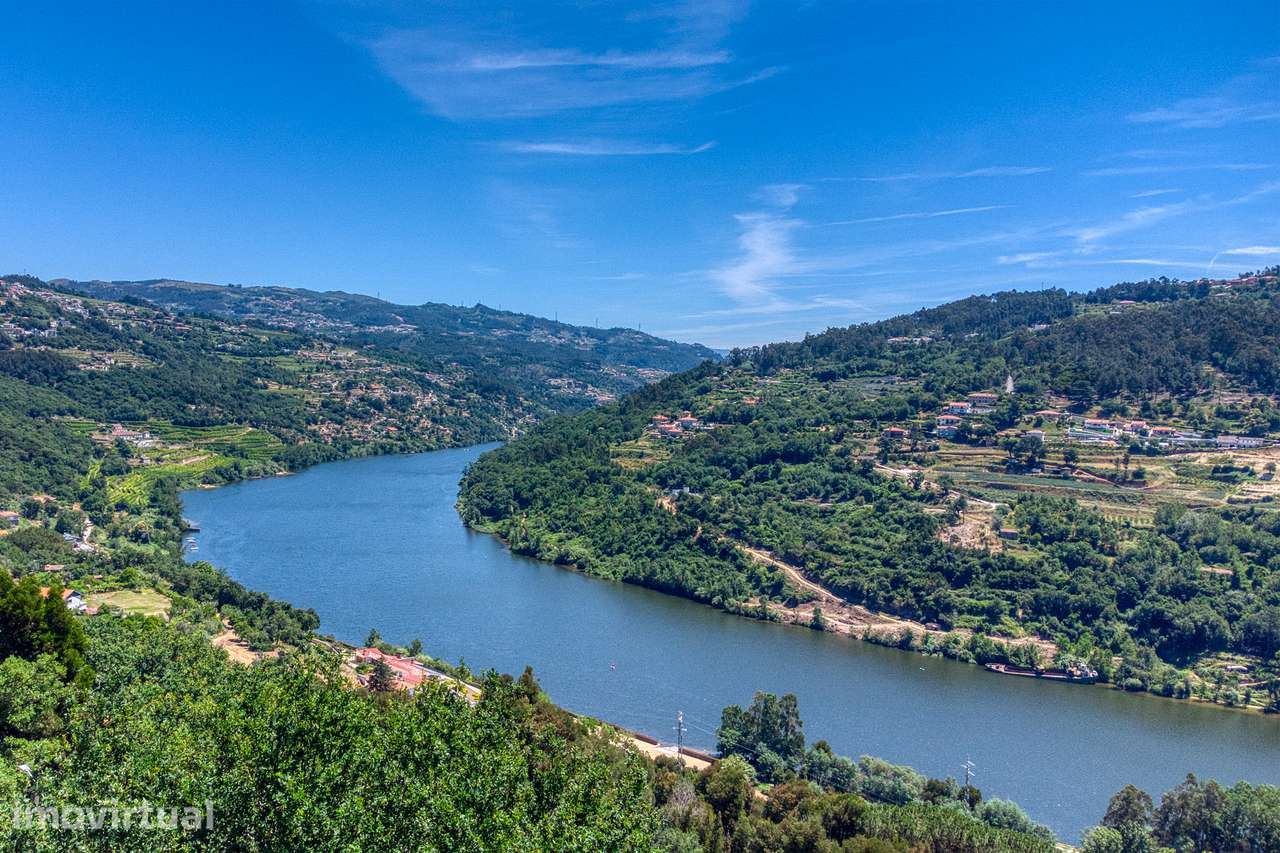 QUINTA NO VALE DO DOURO - 2 CASAS EM PEDRA, 11 HECTARES DE TERRENO - Grande imagem: 2/27