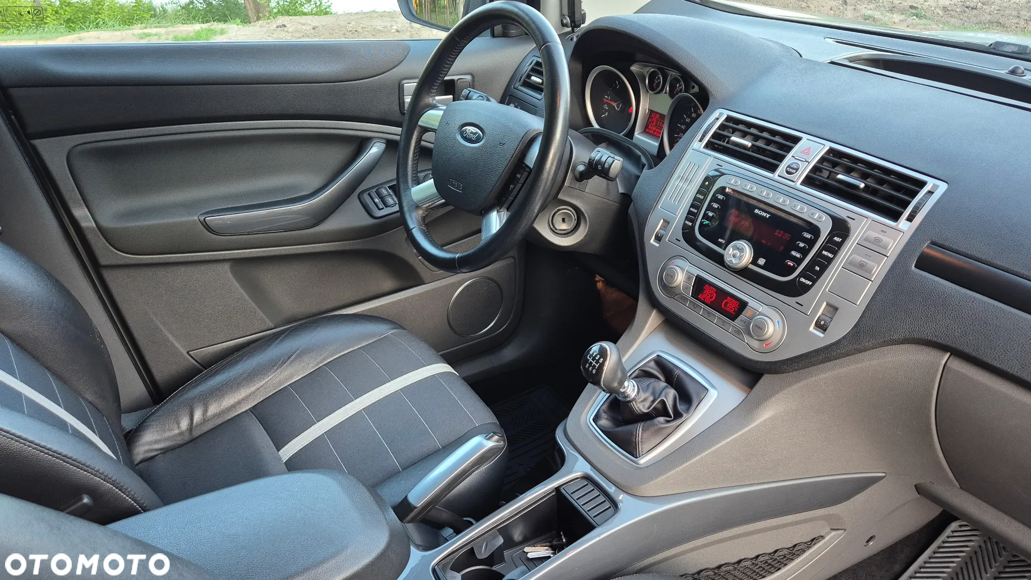 Ford Kuga 2.0 TDCi 4x4 Titanium - 20