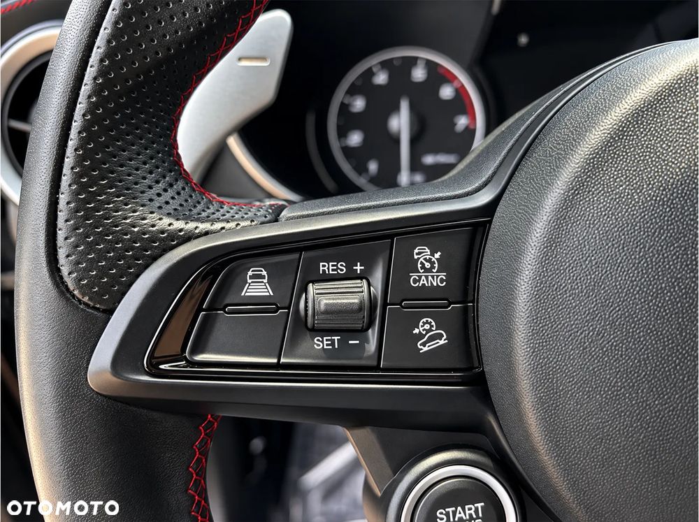 Alfa Romeo Stelvio - 18