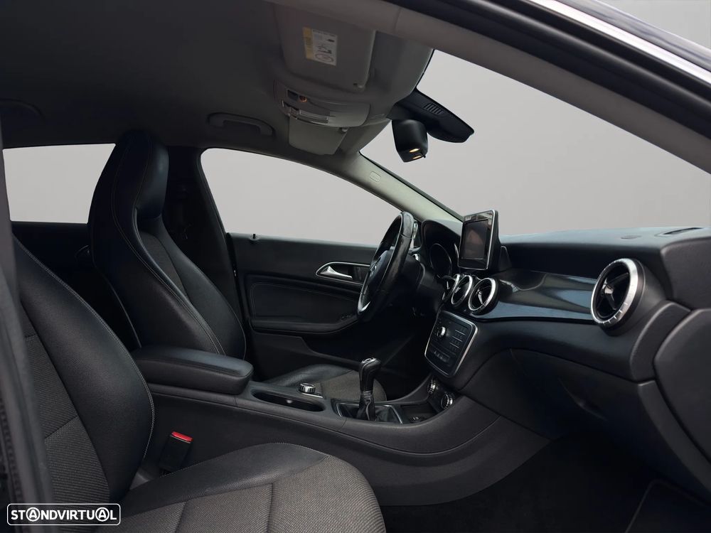 Mercedes-Benz CLA 180 d Shooting Brake Fleet Pack Plus - 17