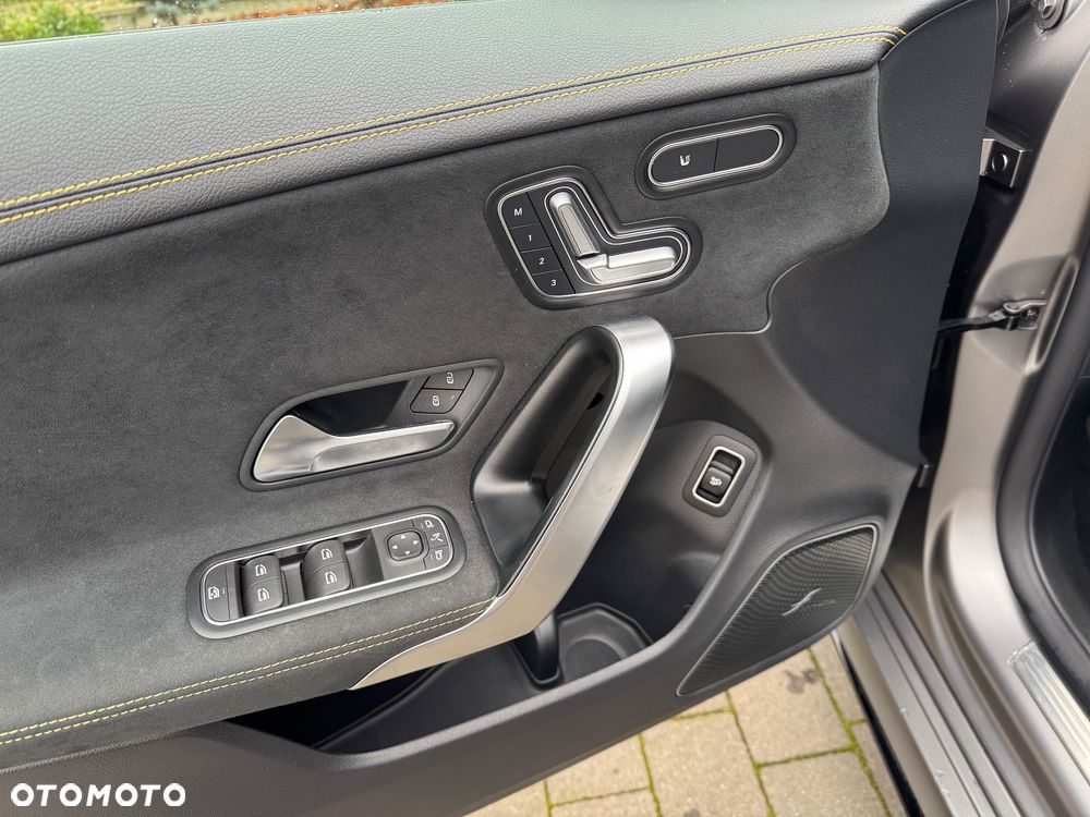 Mercedes-Benz CLA AMG 45 S 4Matic+ AMG Speedshift 8G-DCT Stree Style Edition - 16