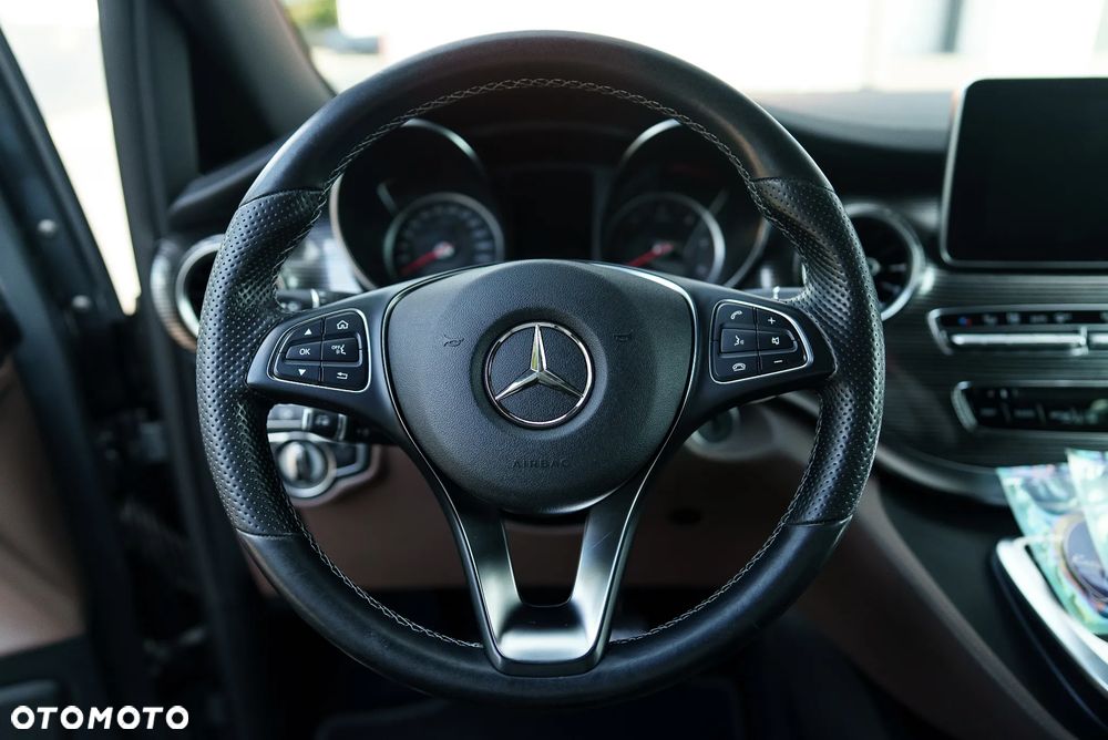 Mercedes-Benz Klasa V 300 d 9G-Tronic - 9